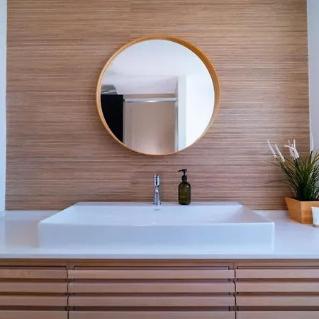 Seaside Elegance With Sea View Apartmán *